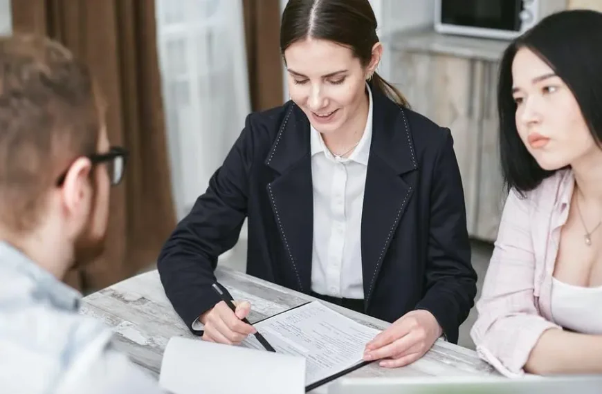 What Car Owners Often Overlook Before Buying an Insurance Policy