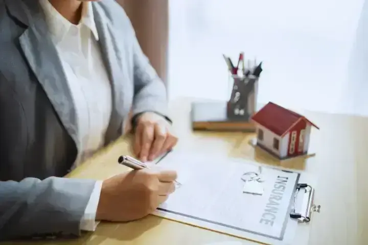 How a Local Insurance Advisor Simplifies Complex Coverage Decisions in South Carolina