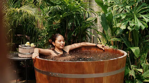 The Surprising Benefits of Cold Plunge Therapy for Mind and Body