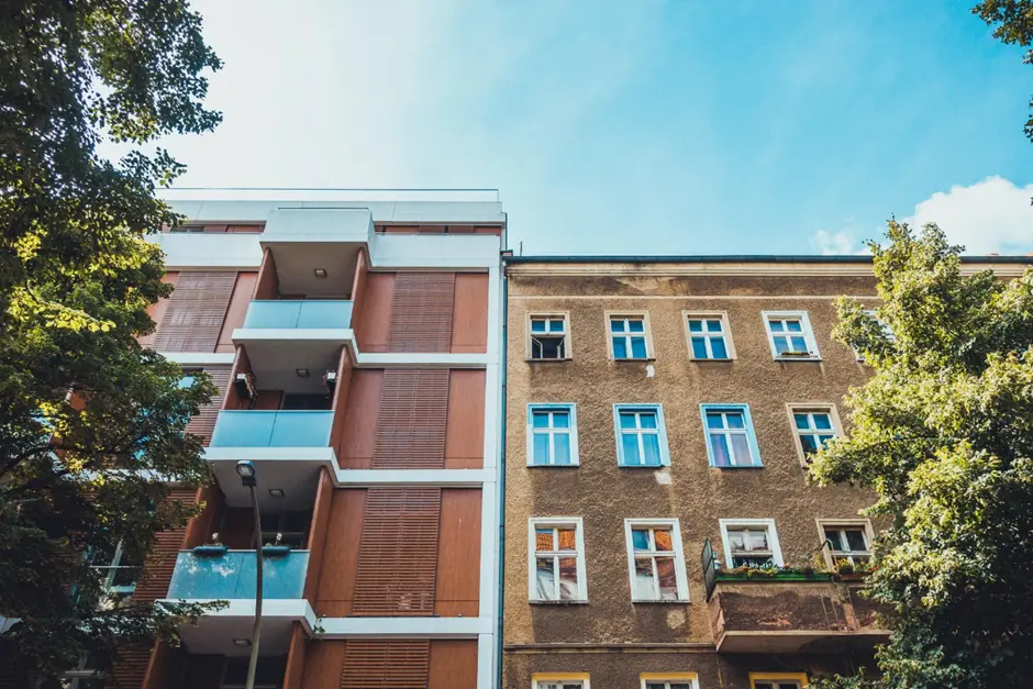 What Virtual Tours Reveal About Off-Campus Student Apartments